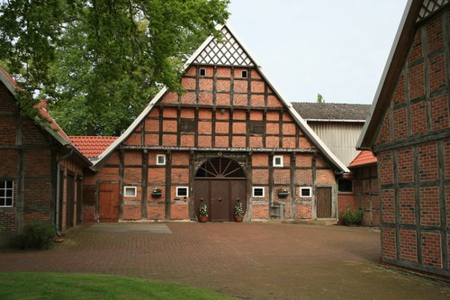 Bahnhofstraße 2, Kämper